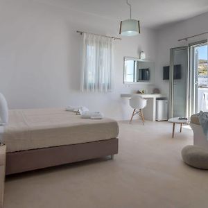 Deluxe Triple Room Side Sea View